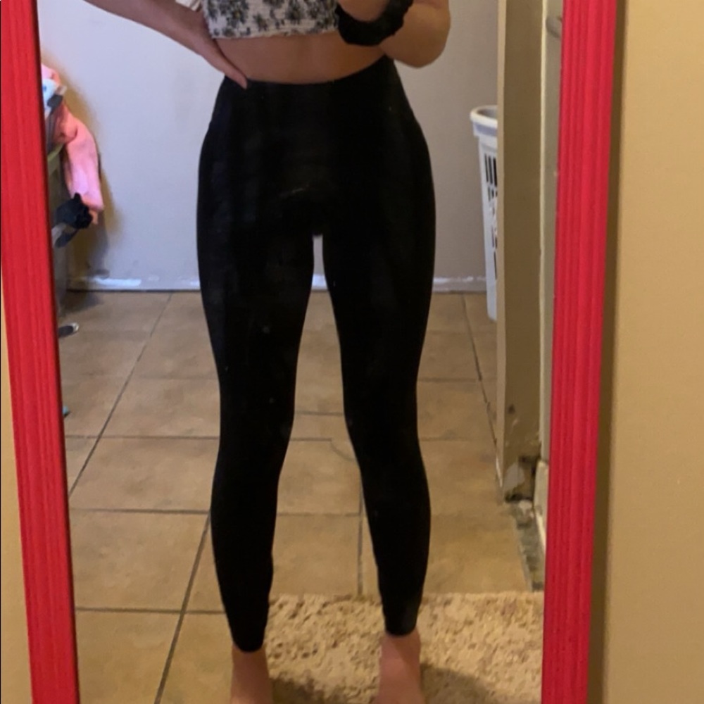 lululemon black aligns 25"